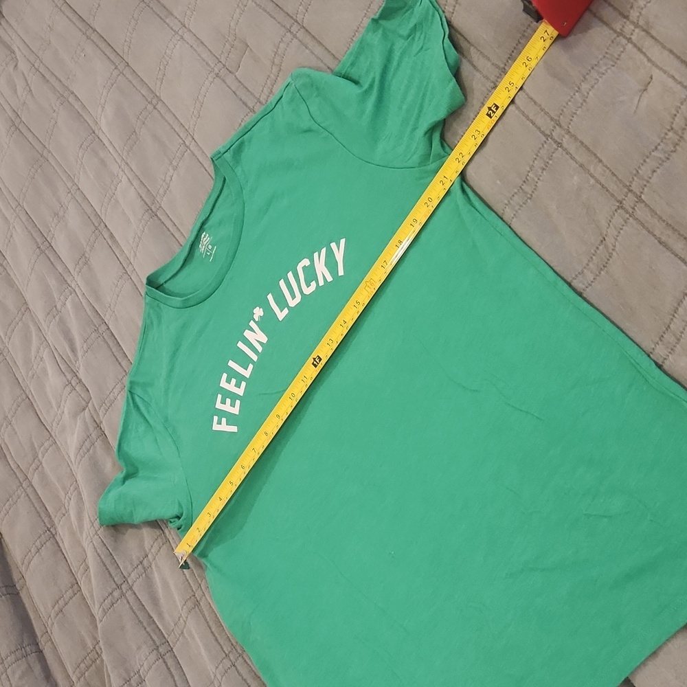 Old Navy Green 'Feelin' Lucky' Short Sleeve Tee Size L! - Picture 4 of 5